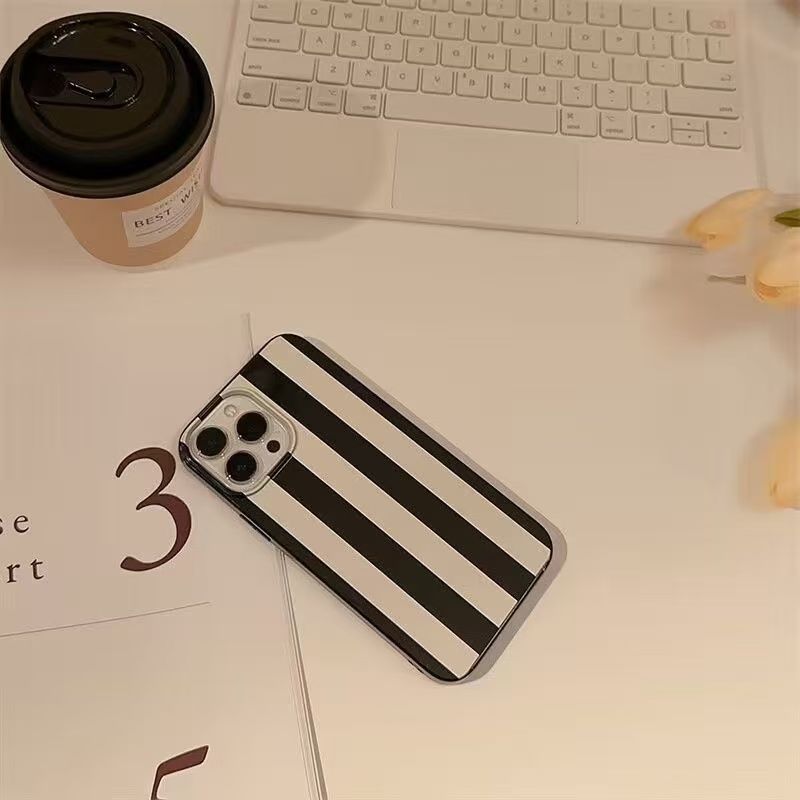 Small Niche Fresh Art Design W - Phone Cases Drawing reseña y precio